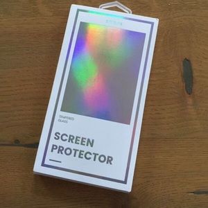 iPhone screen protector
